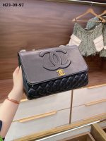 Chanel Timeless Cc Flap Maxi Black 31Cm - Image 3