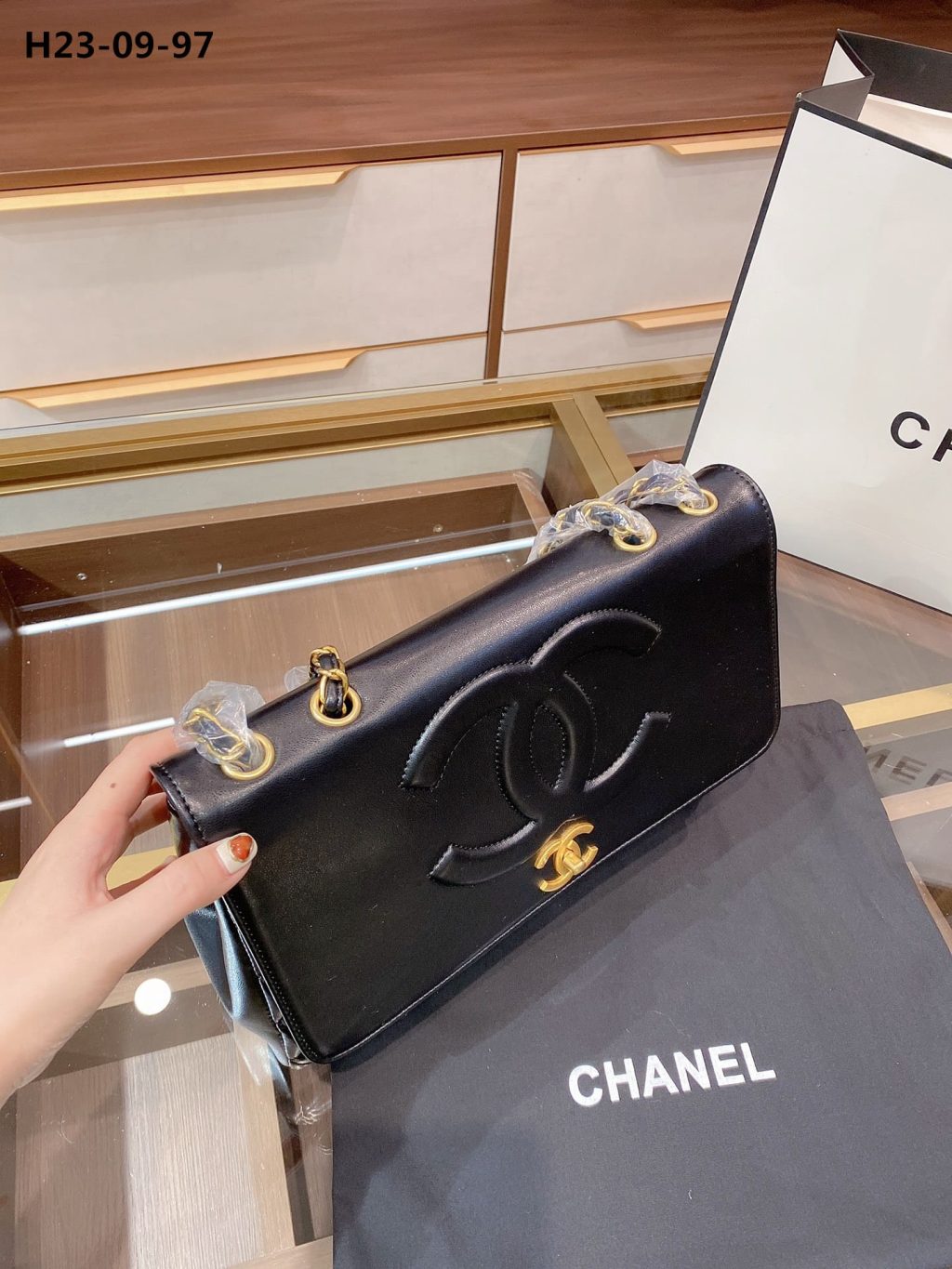 Chanel Timeless Cc Flap Maxi Black 31Cm - Image 6