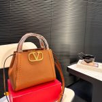 Valentino Garavani Alltime Handbag In Almond 26Cm 5W2B0Q18Imz Zg1 - Image 3