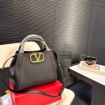 Valentino Garavani Alltime Handbag In Black 26Cm 5W2B0Q18Imz 0No - Image 3