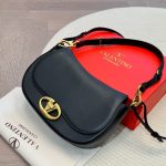 Valentino Garavani Ohval Shoulder Bag Black 28Cm 5W2B0N88Cvc 0No - Image 3
