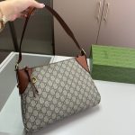 Gucci Gg Emblem Small Shoulder Bag Beige And Dark Brown 30Cm 815218 Faeaa 9762 - Image 4