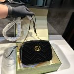 Gucci Small Gg Marmont Camera Bag Velvet Black 23Cm - Image 3