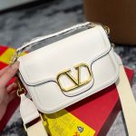 Valentino Garavani Alltime Grainy Leather Shoulder Bag White 23Cm 4W2B0N20Imz 098 - Image 3