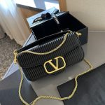 Valentino Garavani Locò Shoulder Bag In Black 27Cm 5W2B0K30Szg 0No - Image 3