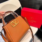 Valentino Garavani Alltime Handbag In Almond 26Cm 5W2B0Q18Imz Zg1 - Image 4