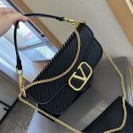 Valentino Garavani Locò Shoulder Bag In Black 27Cm 5W2B0K30Szg 0No - Image 4