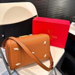 Valentino Garavani Alltime Handbag In Almond 26Cm 5W2B0Q18Imz Zg1 - Image 5