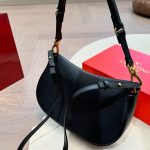 Valentino Garavani Ohval Shoulder Bag Black 28Cm 5W2B0N88Cvc 0No - Image 6