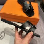 Hermes Oran Sandal Noir H021056Z 01340 - Image 5