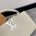 Louis Vuitton Capucines MM East West Alligator In Grey 33cm - Image 6