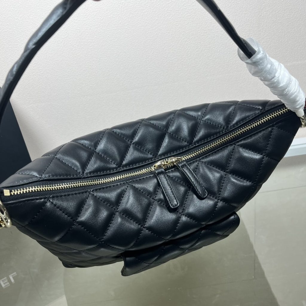 Chanel Maxi Size Hobo Bag Black Leather And Gold Tone Metal Black 27Cm As4339 B13833 94305 - Image 9