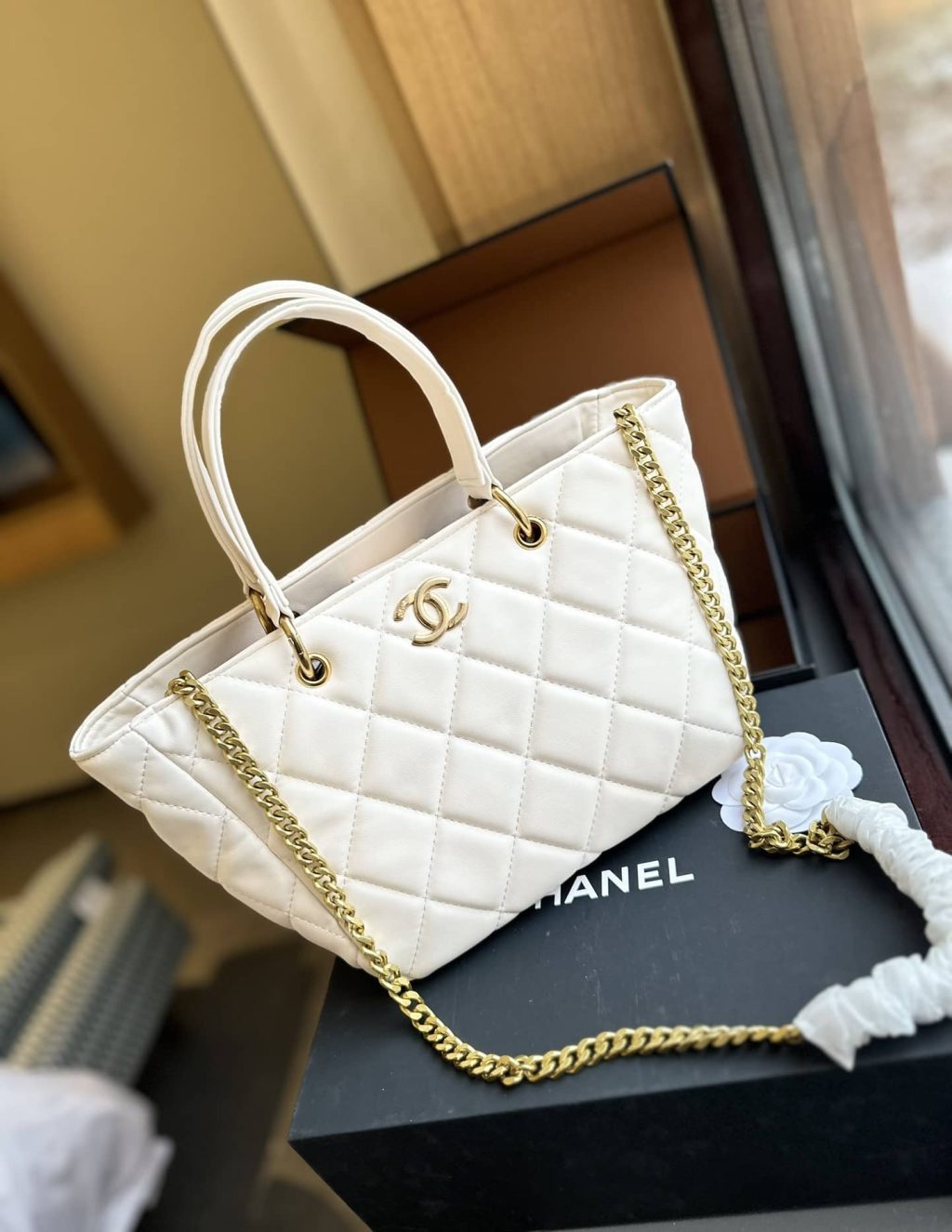 Chanel Small Shopping Bag White 25Cm As4188 - Image 3