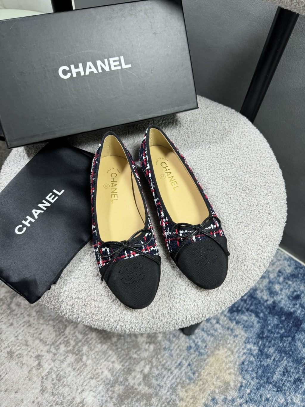 Chanel Ballerina Flat Shoes Tweed In Black - Image 5