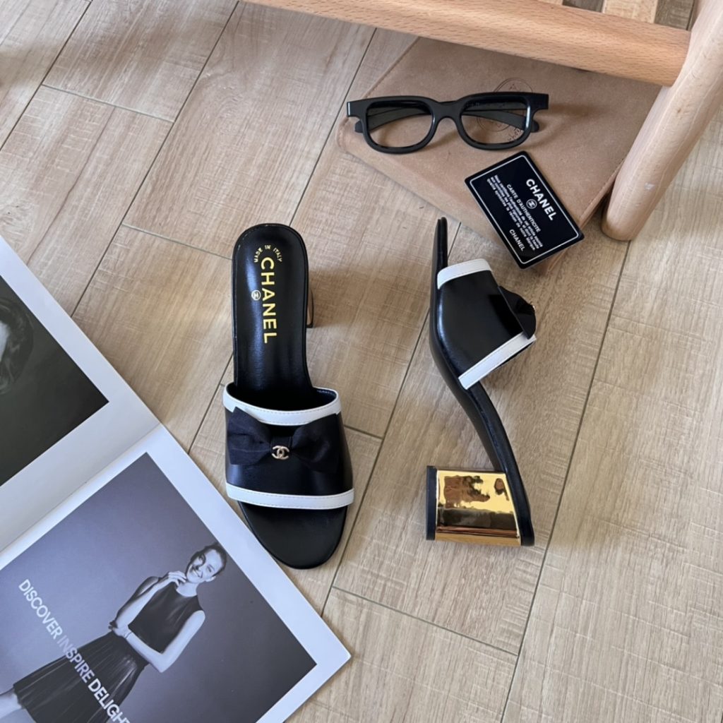 Chanel Grosgrain Ribbon Bow Mule Leather Gold Black - Image 4