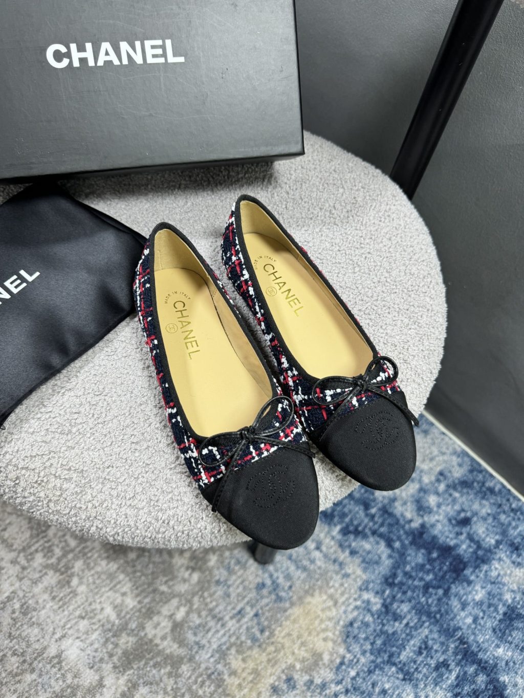 Chanel Ballerina Flat Shoes Tweed In Black - Image 3