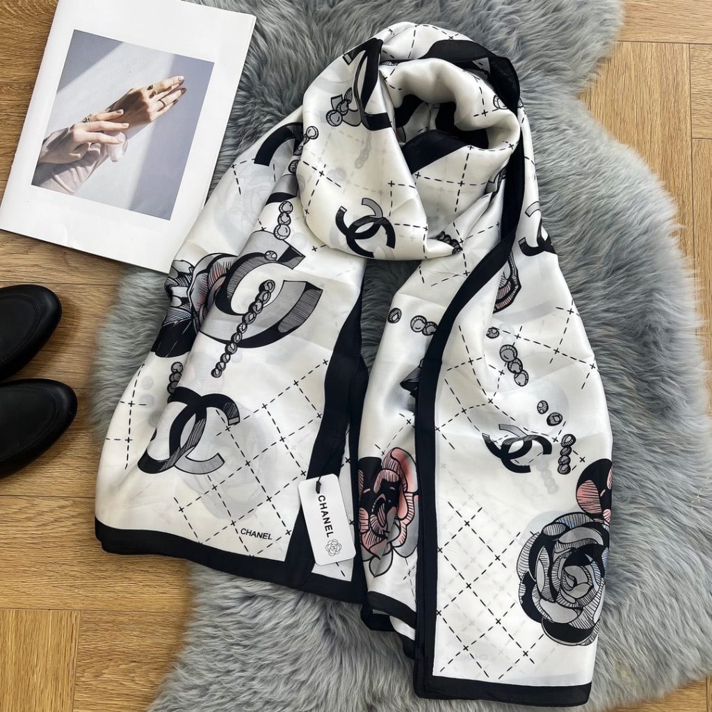 Chanel Cc With Pink Flower Square Scarf White 90Cm - Image 3