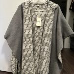 Fendi Ff Poncho Gray And White Wool And Cashmere - Image 3