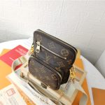Louis Vuitton Utility Phone Pocket 19Cm M80746 - Image 4