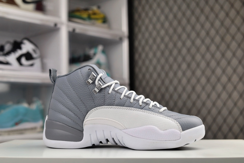 Air Jordan AJ12 Stealth gray and white original - Image 3
