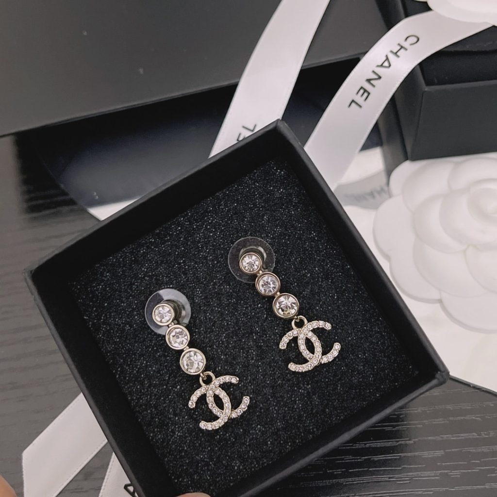 Chanel Crystal Cc Drop Earrings Gold - Image 6