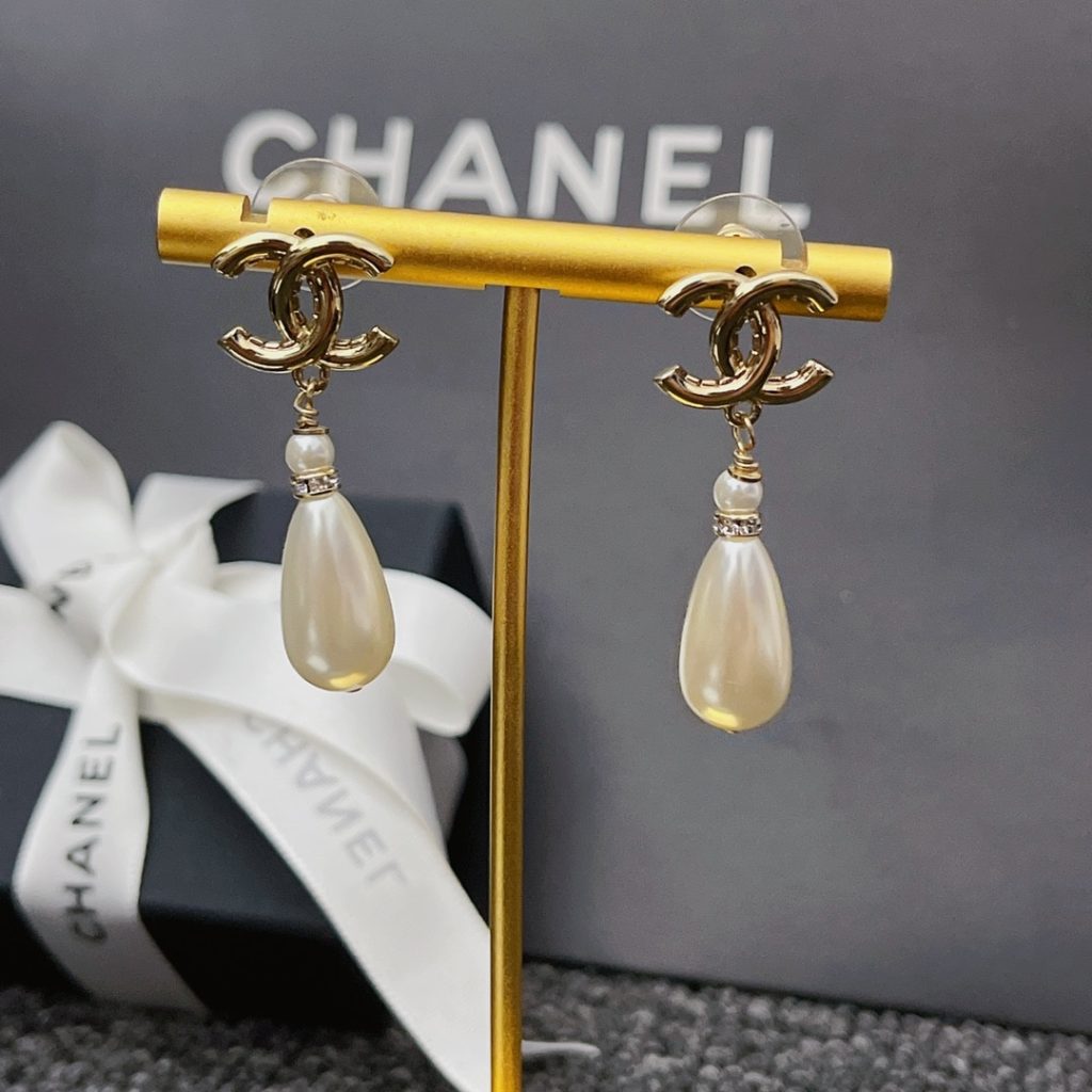 Chanel Cc Pearl Drop Earrings A98327 - Image 8