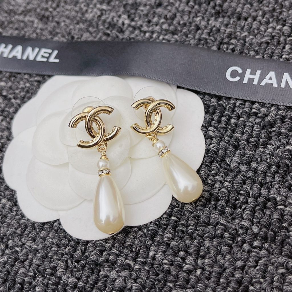 Chanel Cc Pearl Drop Earrings A98327 - Image 6
