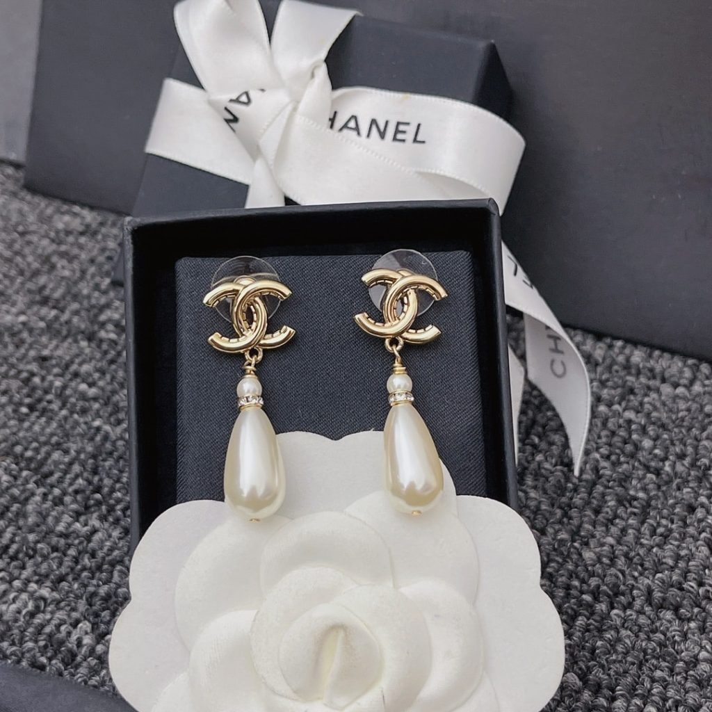 Chanel Cc Pearl Drop Earrings A98327 - Image 5