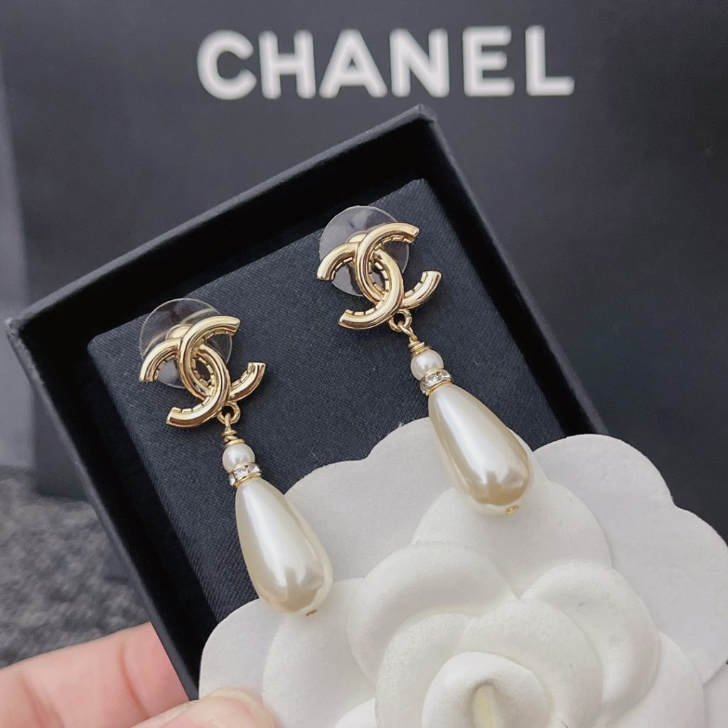 Chanel Cc Pearl Drop Earrings A98327 - Image 4