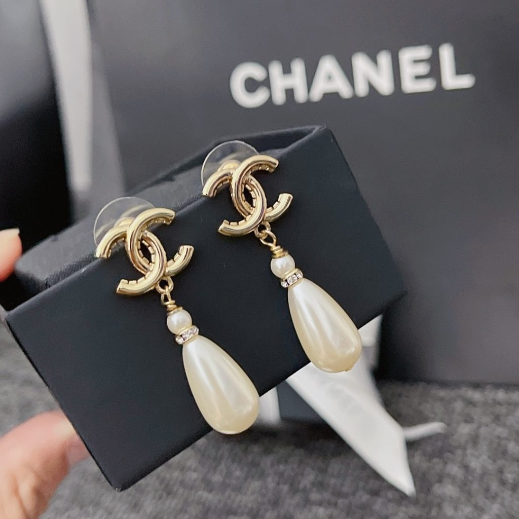 Chanel Cc Pearl Drop Earrings A98327 - Image 3