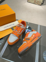 LV Trainer 2022 catwalk models - Image 4