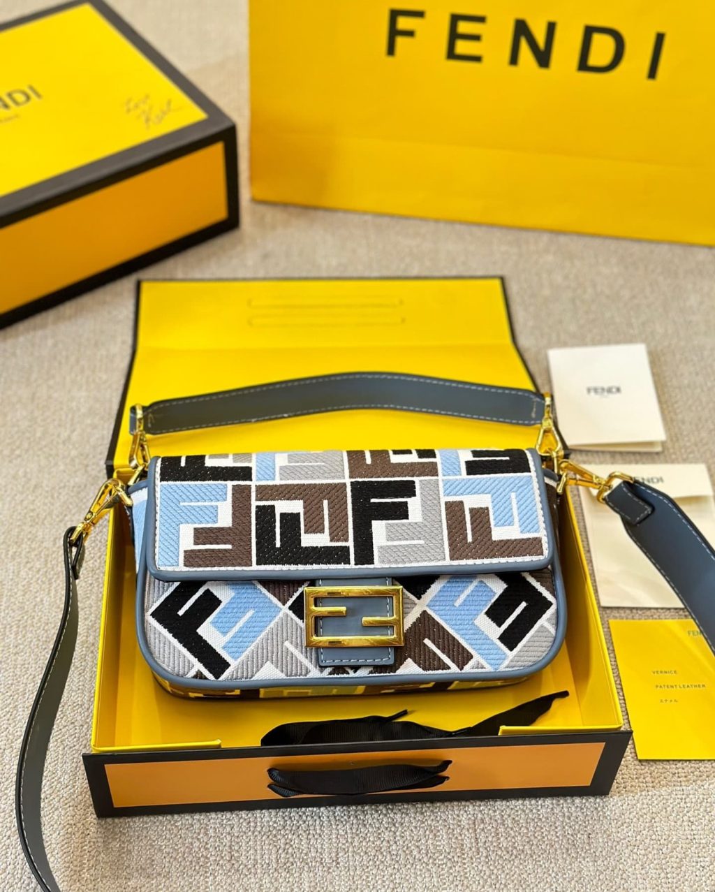 Fendi Baguette Ff Embroidered Shoulder Bag Multicolor 26Cm - Image 5