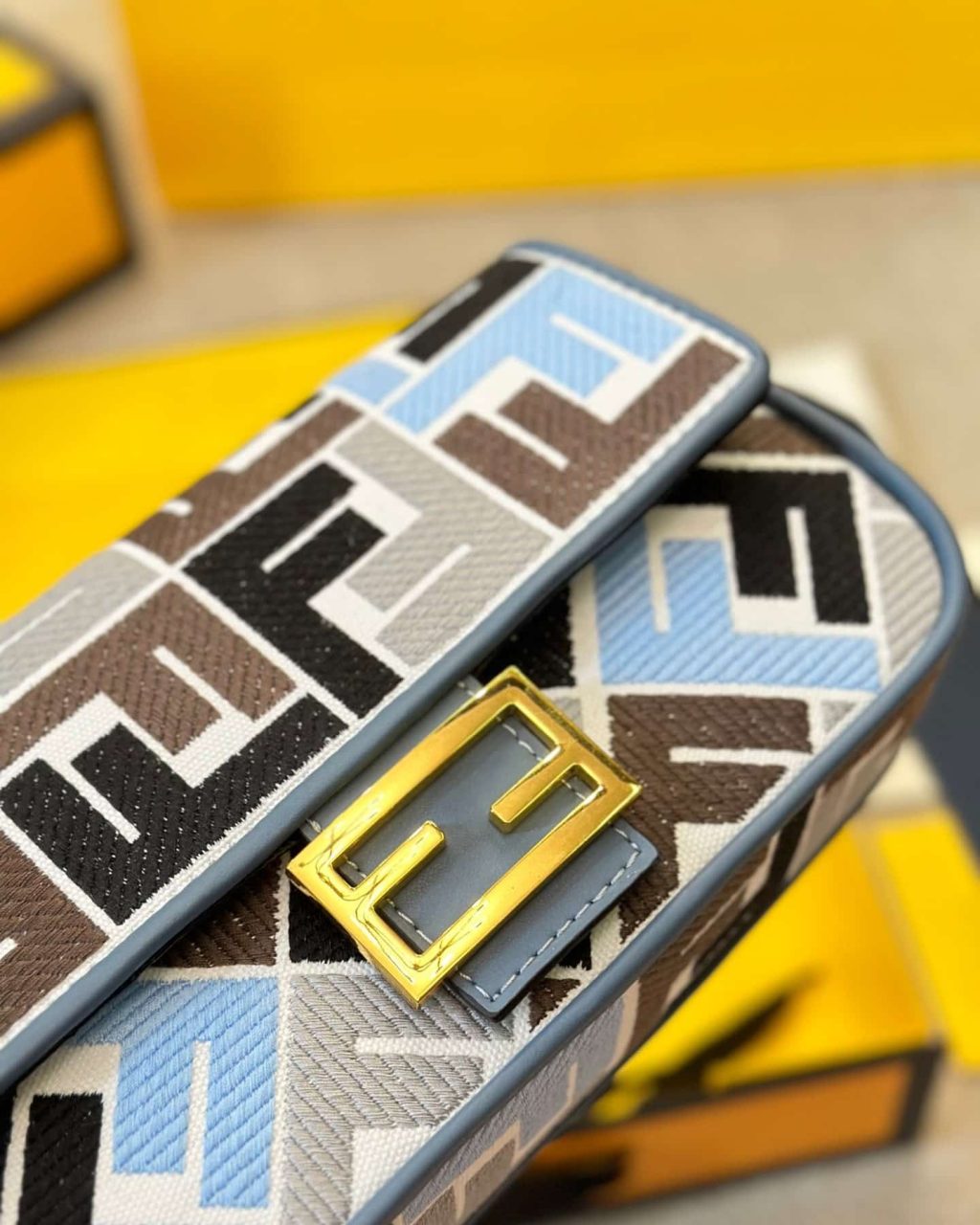 Fendi Baguette Ff Embroidered Shoulder Bag Multicolor 26Cm - Image 9