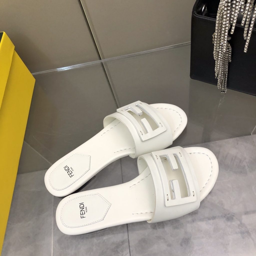 Fendi Baguette White Leather Slides - Image 4