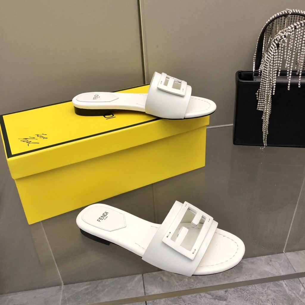 Fendi Baguette White Leather Slides - Image 5