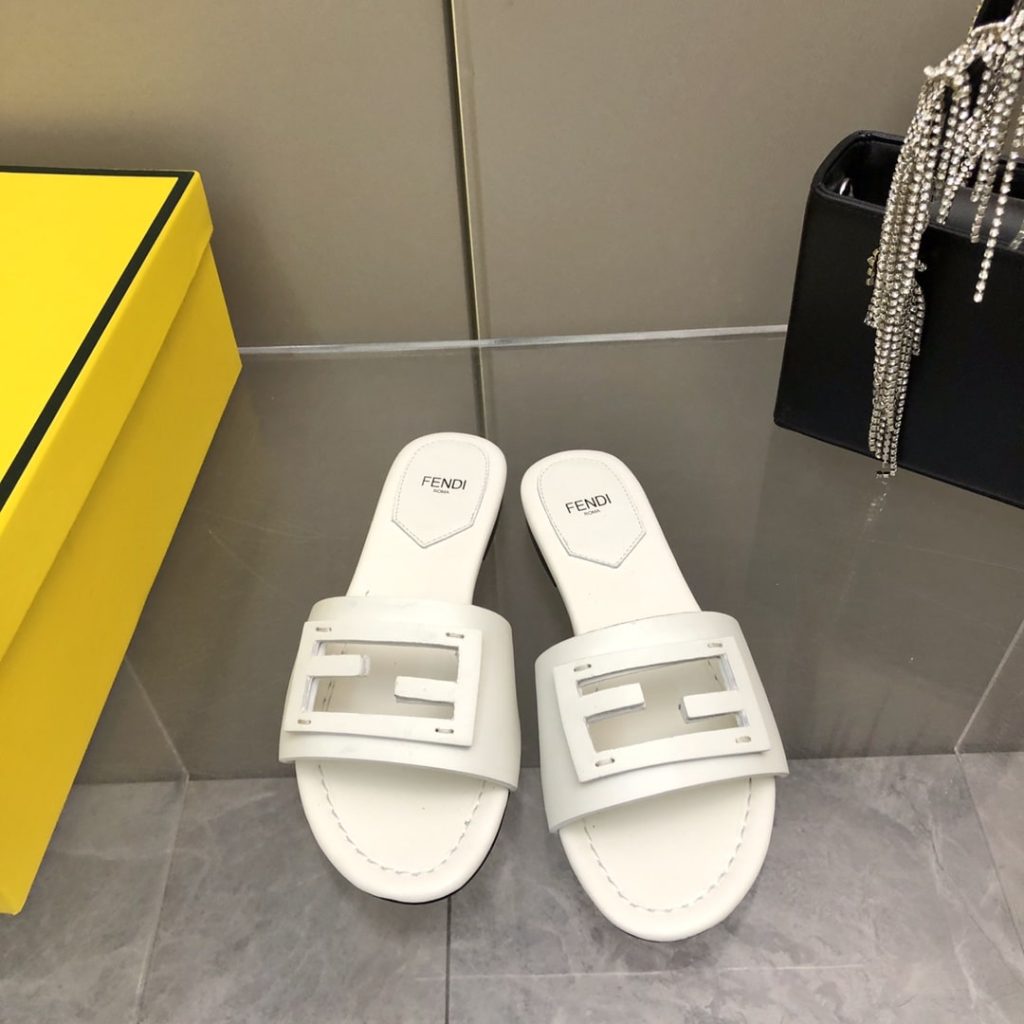 Fendi Baguette White Leather Slides - Image 7