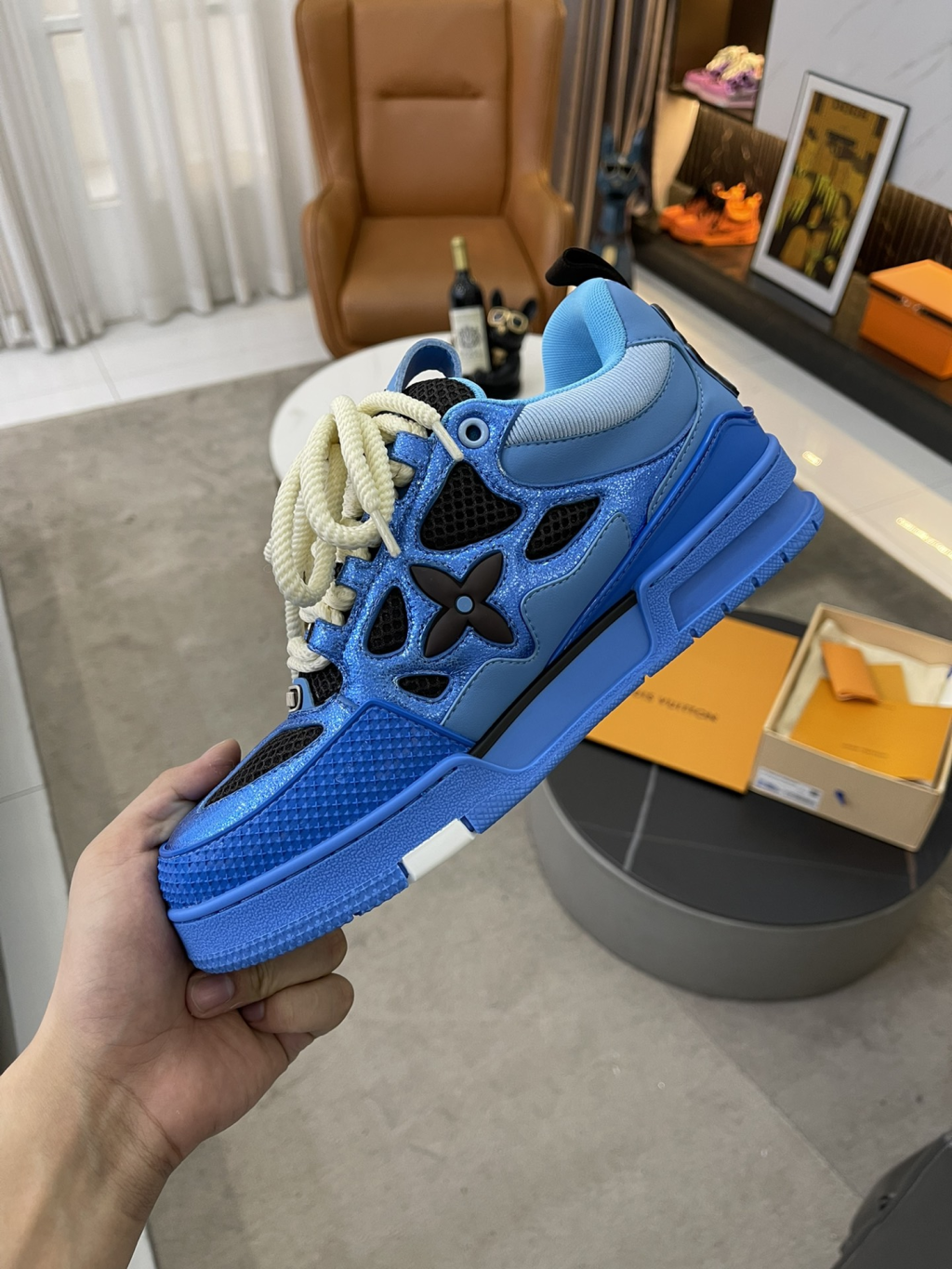 LV 2022 Milan catwalk explosion - Image 2