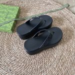 Gucci Tarifa Rubber Platform Flip Flops Black - Image 4