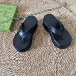 Gucci Tarifa Rubber Platform Flip Flops Black - Image 10