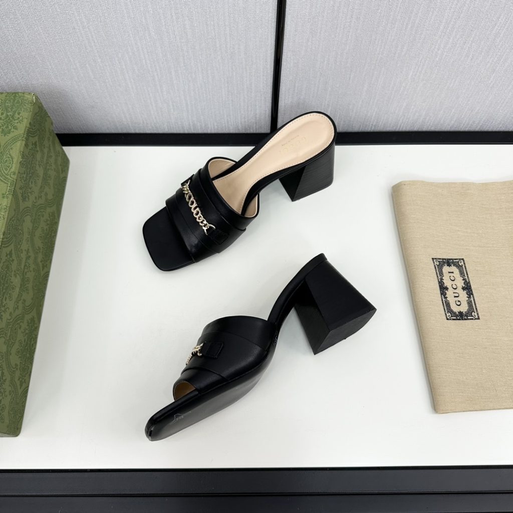 Gucci Signoria Slide Sandal In Black - Image 6