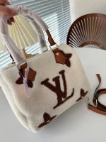 Louis Vuitton Speedy Bandouliere Monogram Teddy Fleece 25 White 25Cm - Image 7