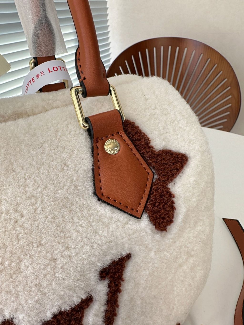 Louis Vuitton Speedy Bandouliere Monogram Teddy Fleece 25 White 25Cm - Image 8