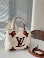 Louis Vuitton Speedy Bandouliere Monogram Teddy Fleece 25 White 25Cm - Image 9