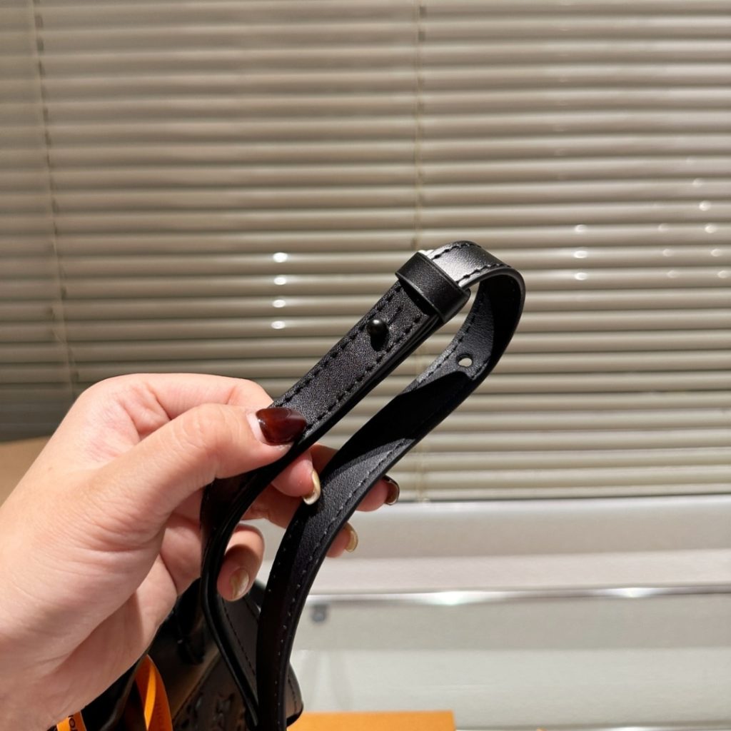 Louis Vuitton Nano Steamer Bag Taurillon Monogram Black 14Cm M82772 - Image 4