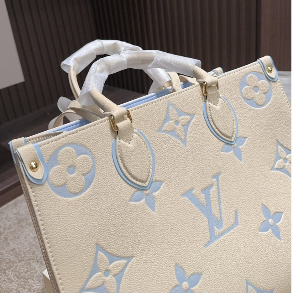 Louis Vuitton Onthego PM Candy Blue 25Cm M46833 - Image 4