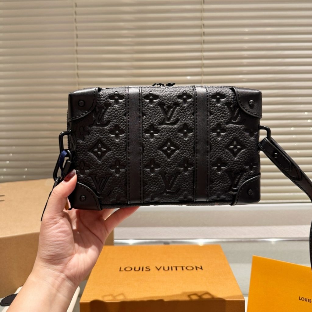 Louis Vuitton Soft Trunk Wallet Monogram Taurillon Leather Black 23Cm M80224 - Image 5