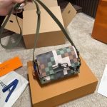 Louis Vuitton Steamer Wearable Wallet Damier Green 17Cm M83172 - Image 4