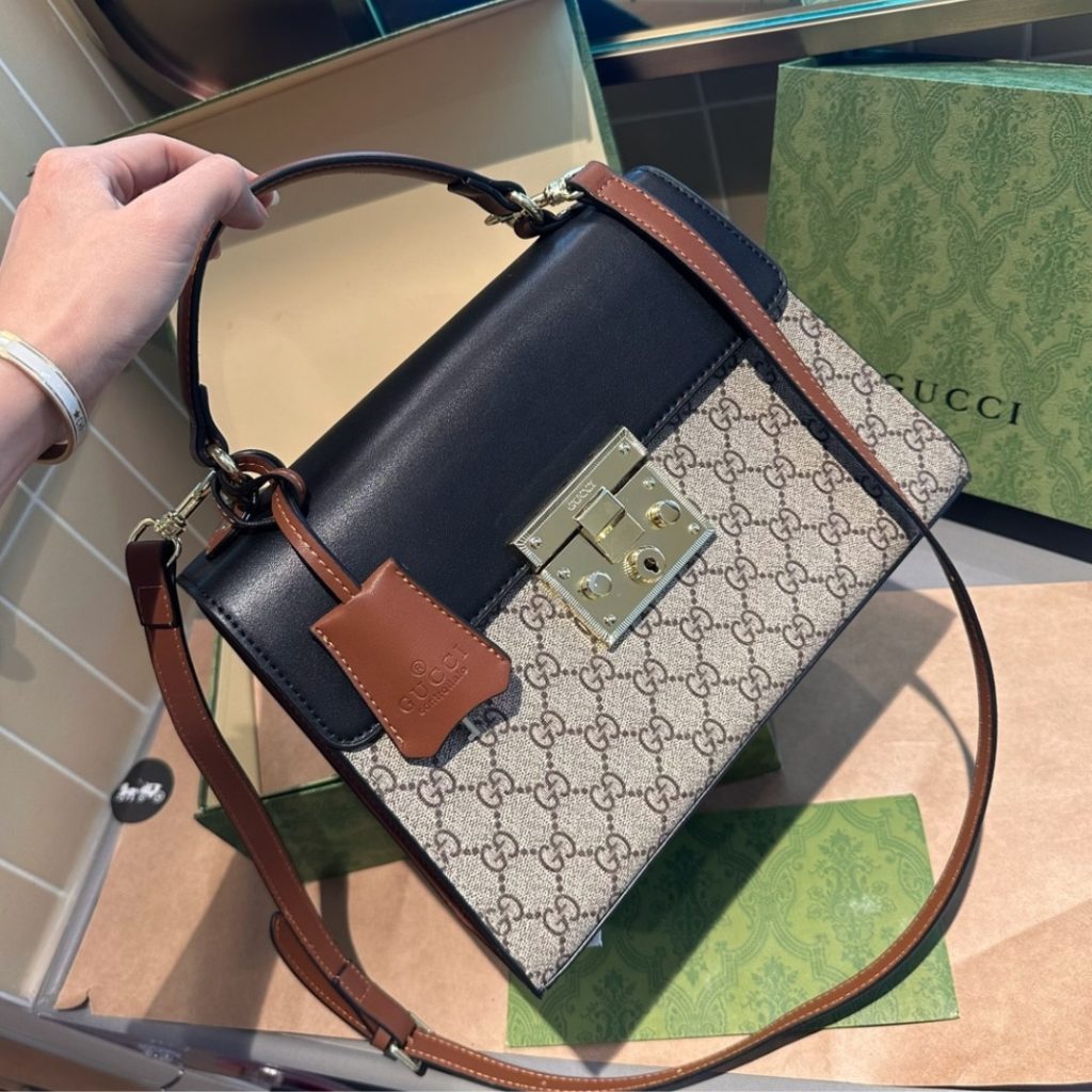 Gucci Paddle Lock Gg Supreme Top Handle Black 28Cm - Image 4