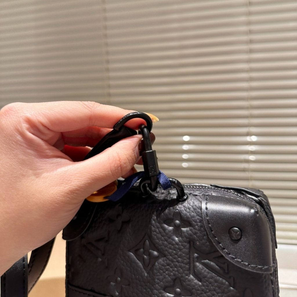 Louis Vuitton Soft Trunk Wallet Monogram Taurillon Leather Black 23Cm M80224 - Image 6