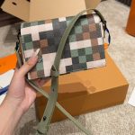 Louis Vuitton Steamer Wearable Wallet Damier Green 17Cm M83172 - Image 5